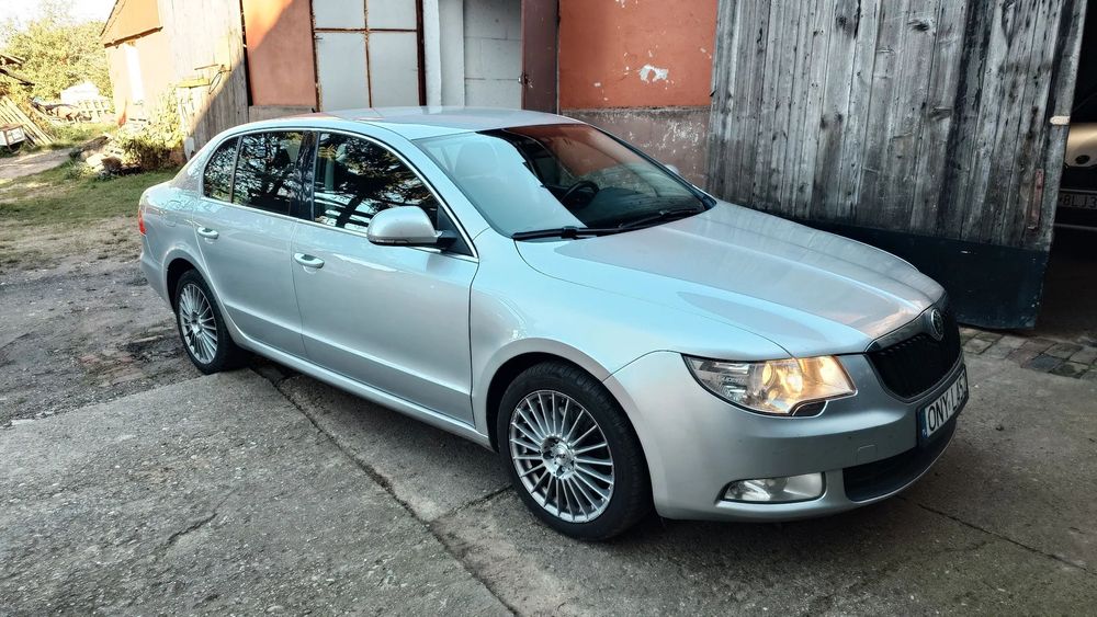 Skoda Superb Skoda Superb  z 2010 roku, sprawdzony oszczędny silnik 2,0 TDI