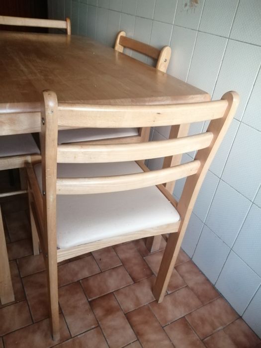 Mesa cozinha +3 cadeiras