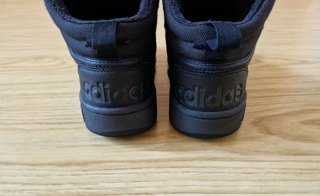 Красовки/Ботінки Adidas HOOPS 3.0 40 розмір (стелька 25см) Original