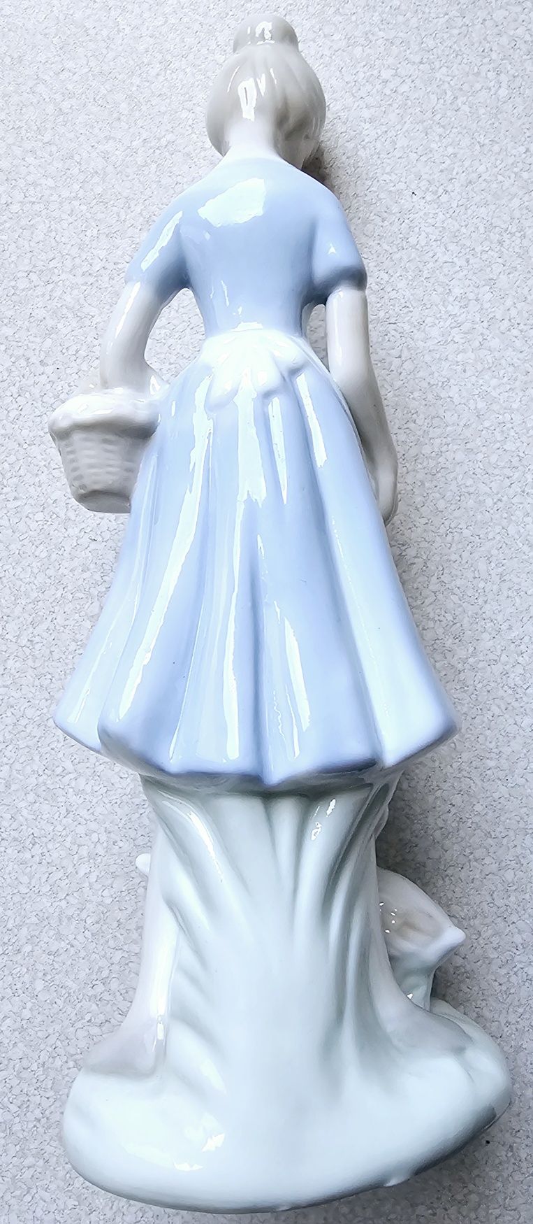 Figurka porcelanowa gąsiareczka