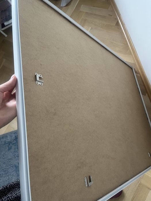 Plakat LOT w oprawie białej B1