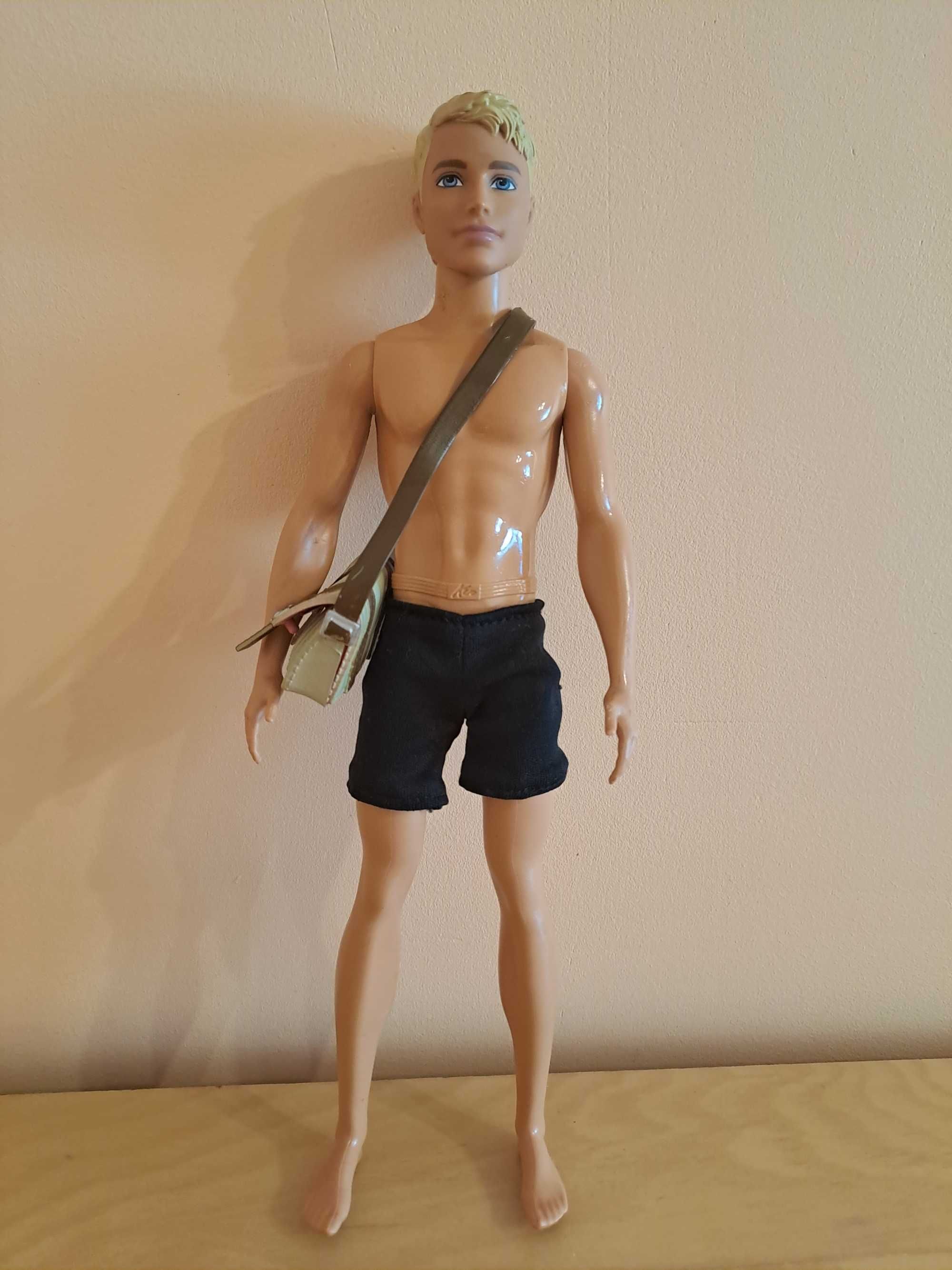Ken - lalka z zestawu Barbie