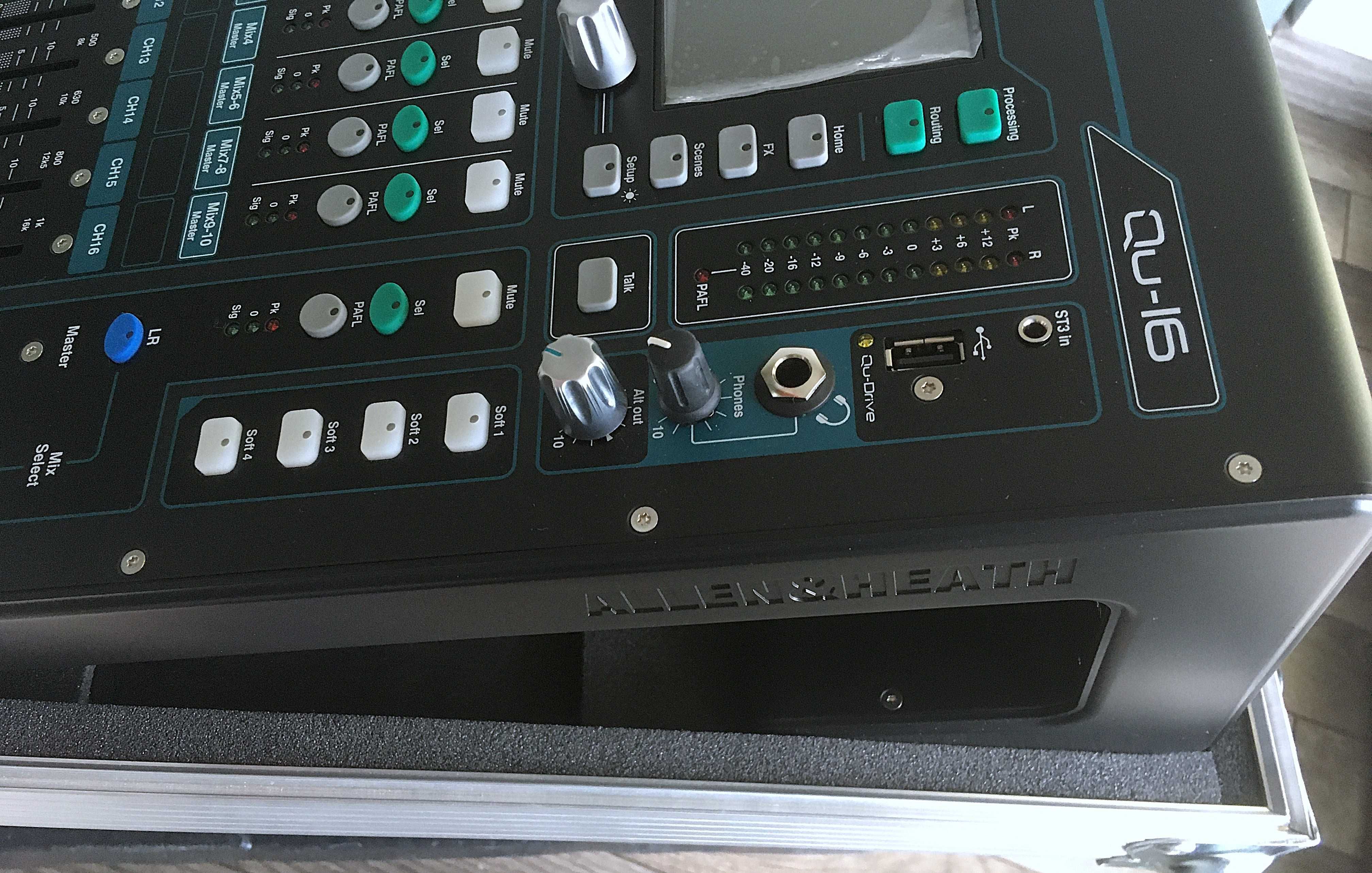 Mikser cyfrowy Allen Heath QU16 + Case