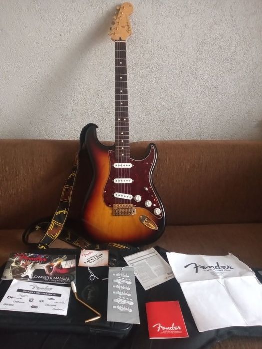 Fender stratocaster deluxe MIM