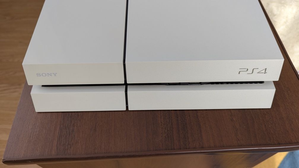 Ps4 Fat White біла і комплект дисків