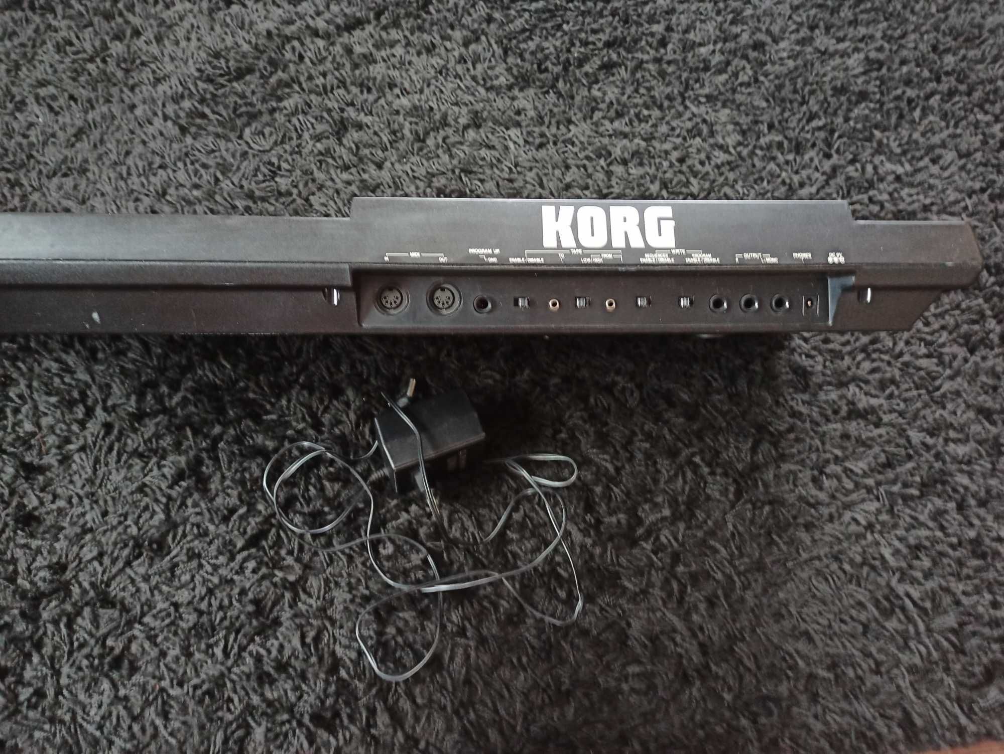 Syntezator KORG Poly 800 II + zasilacz