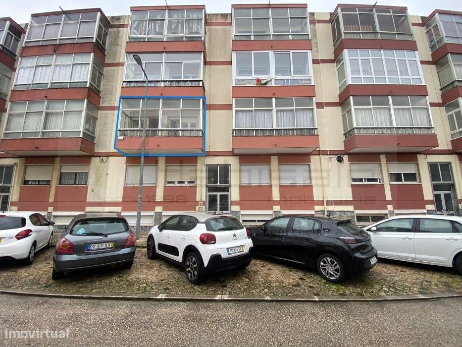 Apartamento T2 com 2 varandas