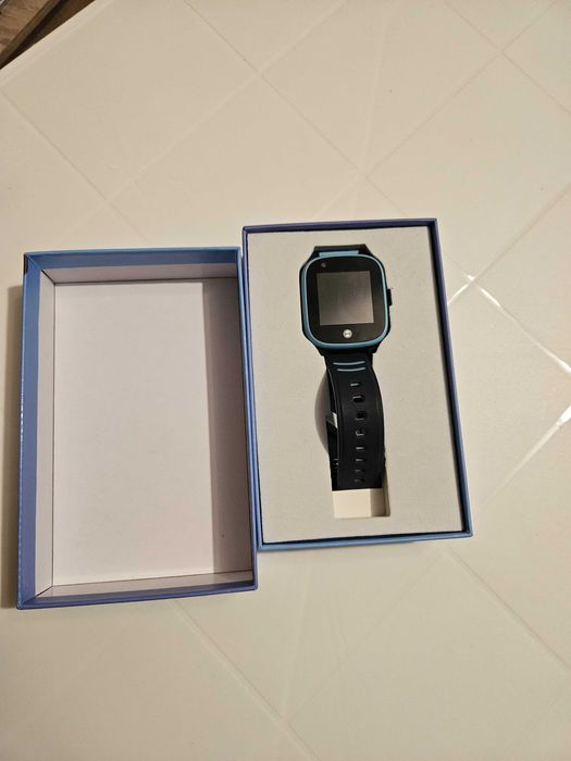 Zegarek dla dziecka Smartwatch FOREVER Look Me KW-500 niebieski