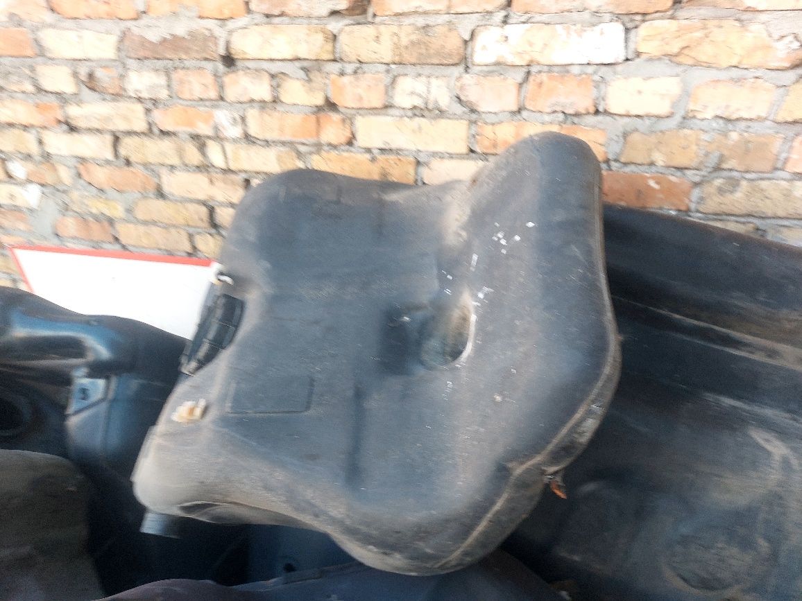 Палевні баки пластікові Аudi 100 A6 C4 C5 A8 D2 D3