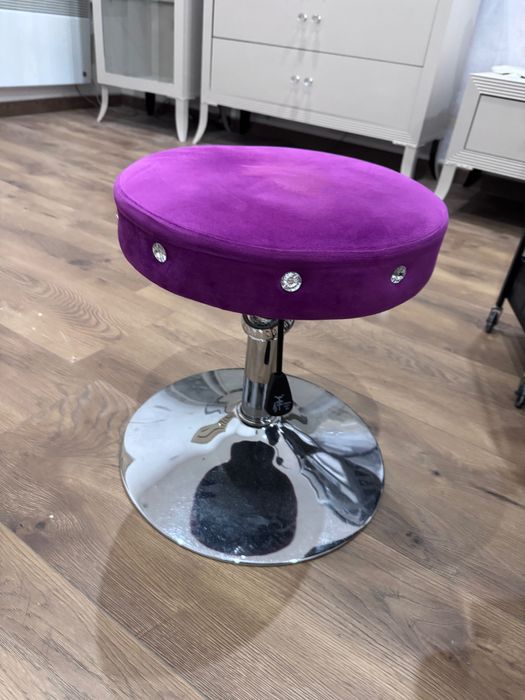 Krzesło,taboret stan jak nowy glamour z cyrkoniami