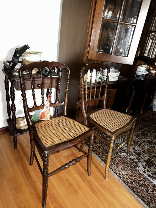 Vendo cadeiras em madeira