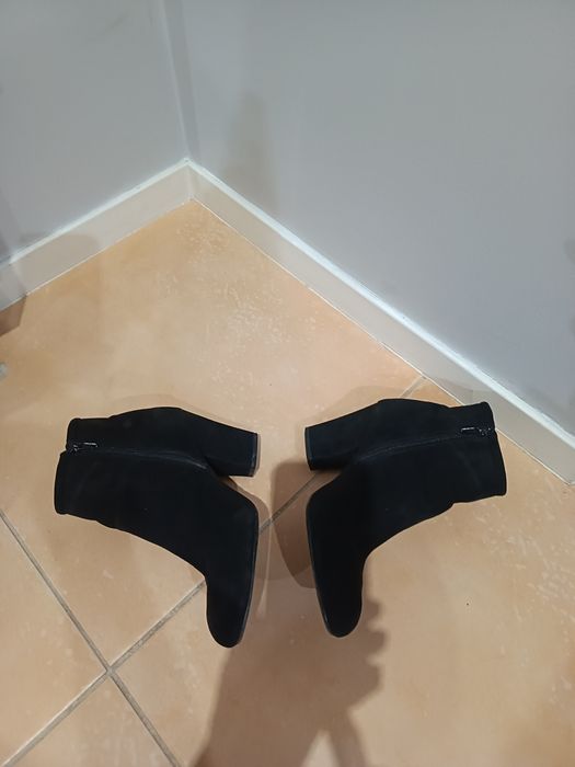 Botki ze skóry zamszowej