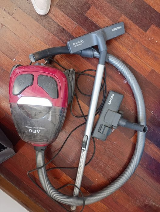 Aspirador  s/saco AEG