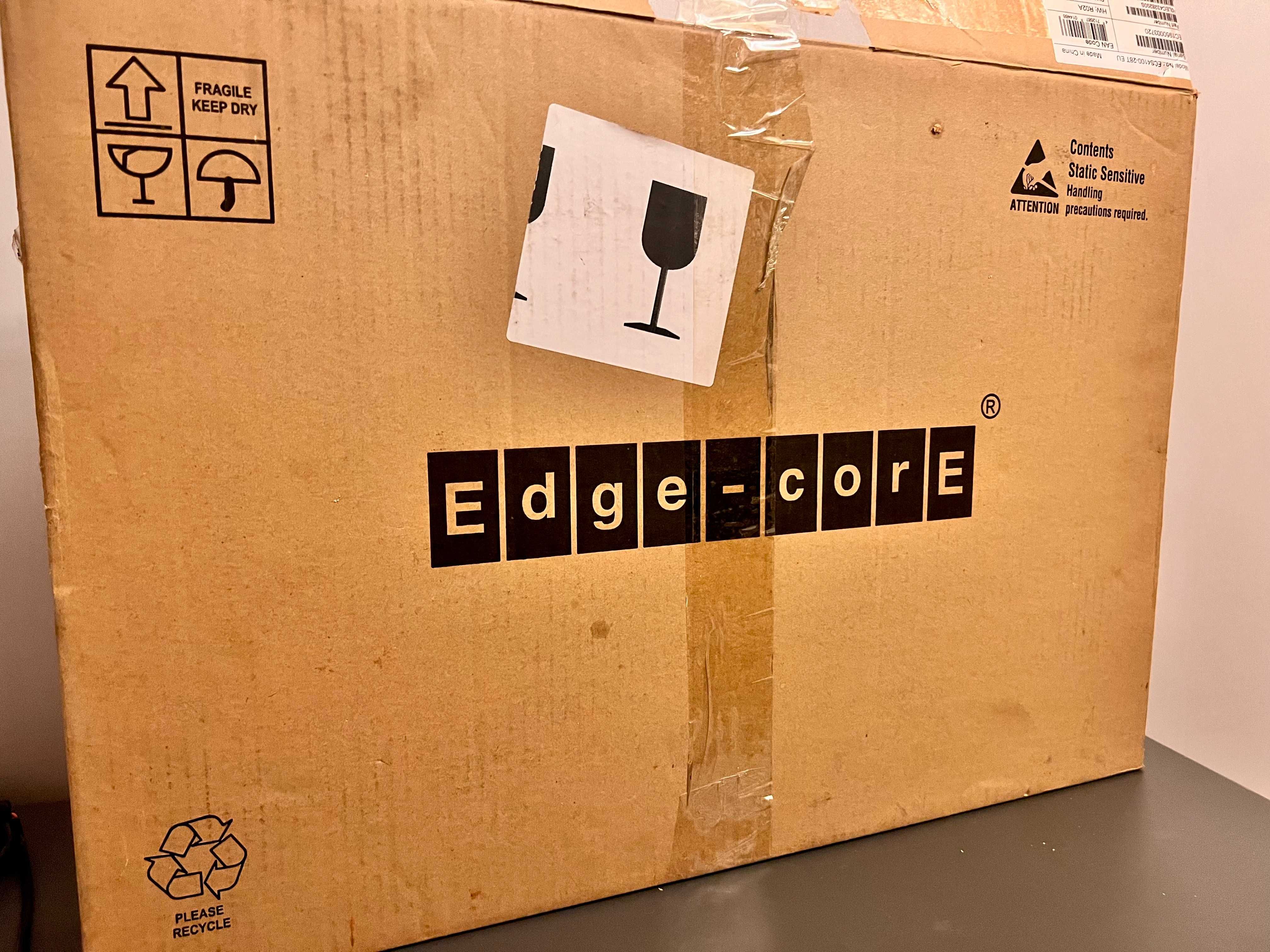 Вживаний комутатор мережевий Edge-core ECS4100-28T