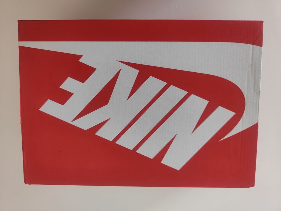 Nike Wmns Zoom Vomero 5