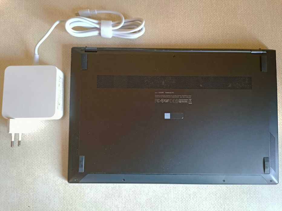 Asus ZenBook UX325EA OLED 13.3" i5-1135G7/8Гб/SSD256