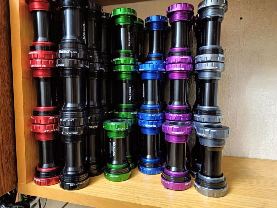 Каретки разные 68-73 мм HollowTech2 Алюминий Новые!!!