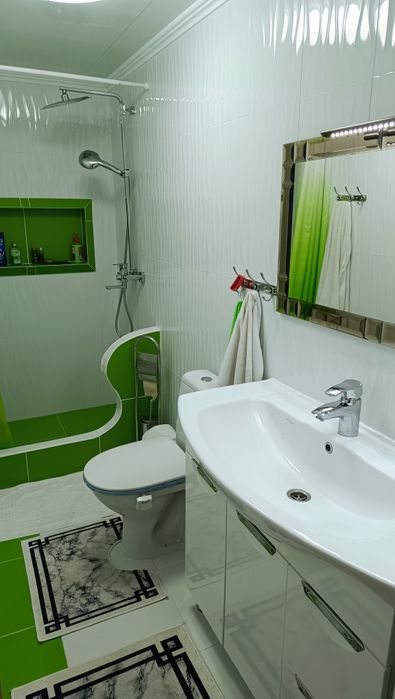 Оренда будинку з басейном на Роші