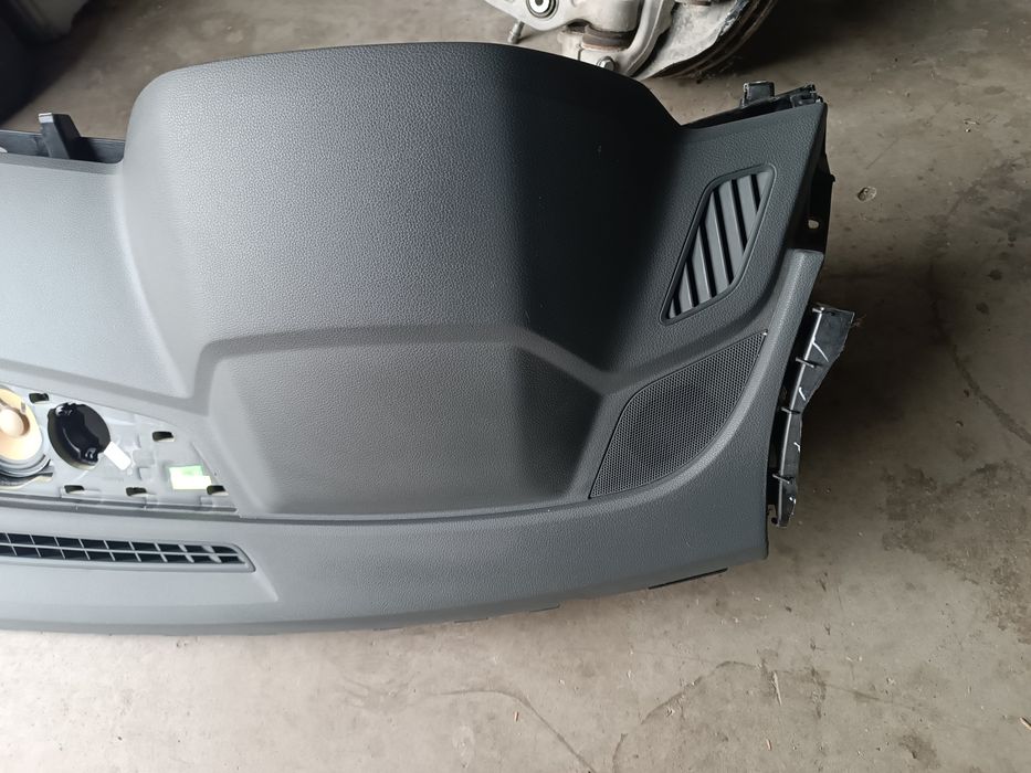 торпеда передня консоль торпедо з подушкою  Ауді Q5 80A кю5 ку5