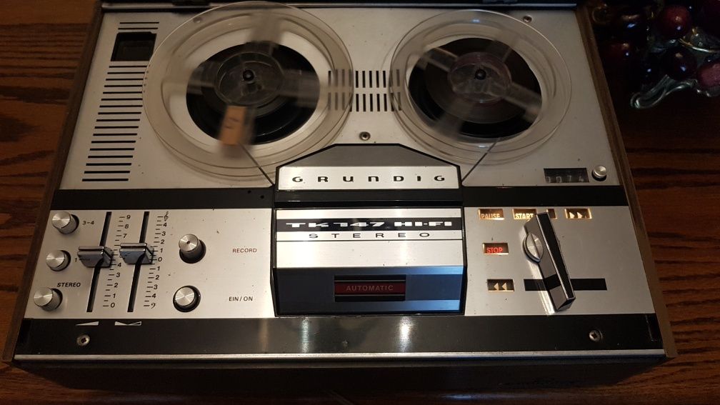 Magnetofon szpulowy  GRUNDIG TK147HI-FI