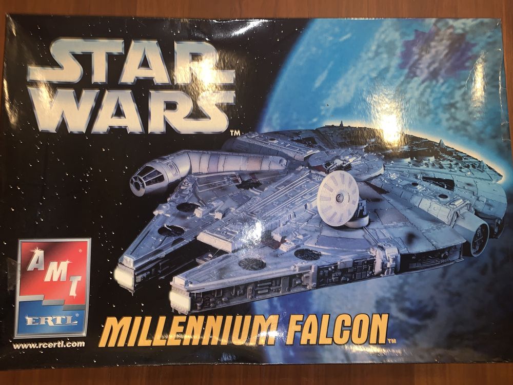 Star Wars Millennium Falcon