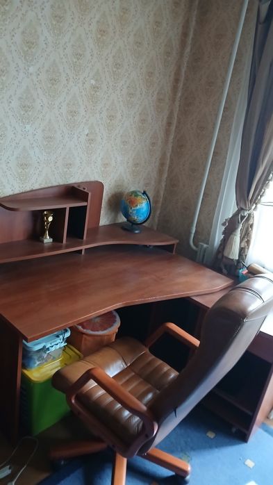 Продам компьютерный стол