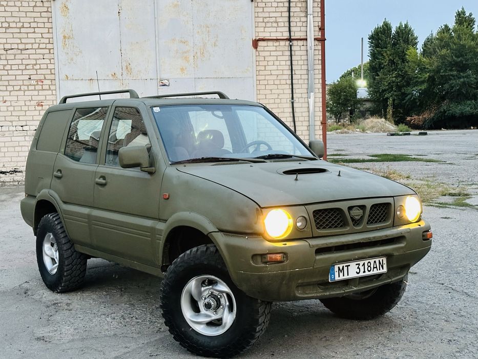 Продам Ниссан терано в хорошем состоянии 2.7 TDI 4Х4 Срочно !