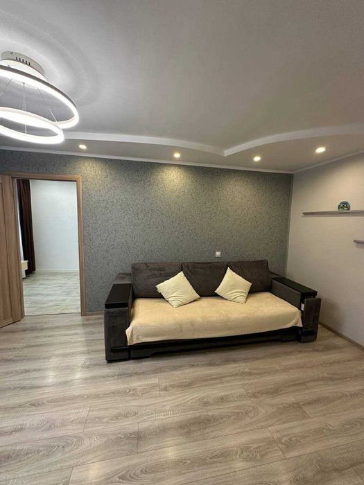 Продам 2к квартиру Б. Хмельницкого ( Косиора)