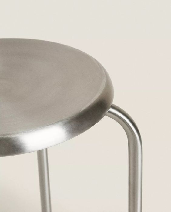 Banqueta de Aço – Zara Home (28x28x45 cm)
