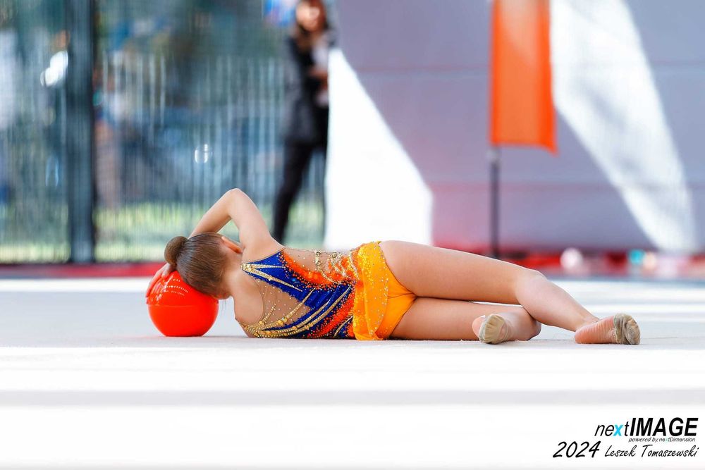 Strój startowy do gimnastyki artystycznej