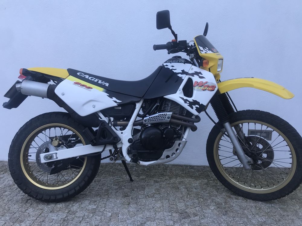 Cagiva w16 mota trail classica