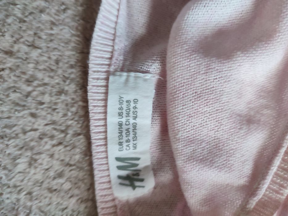 Krótka bluzka sweterek H&M r. 134/140 jasny róż z koronką