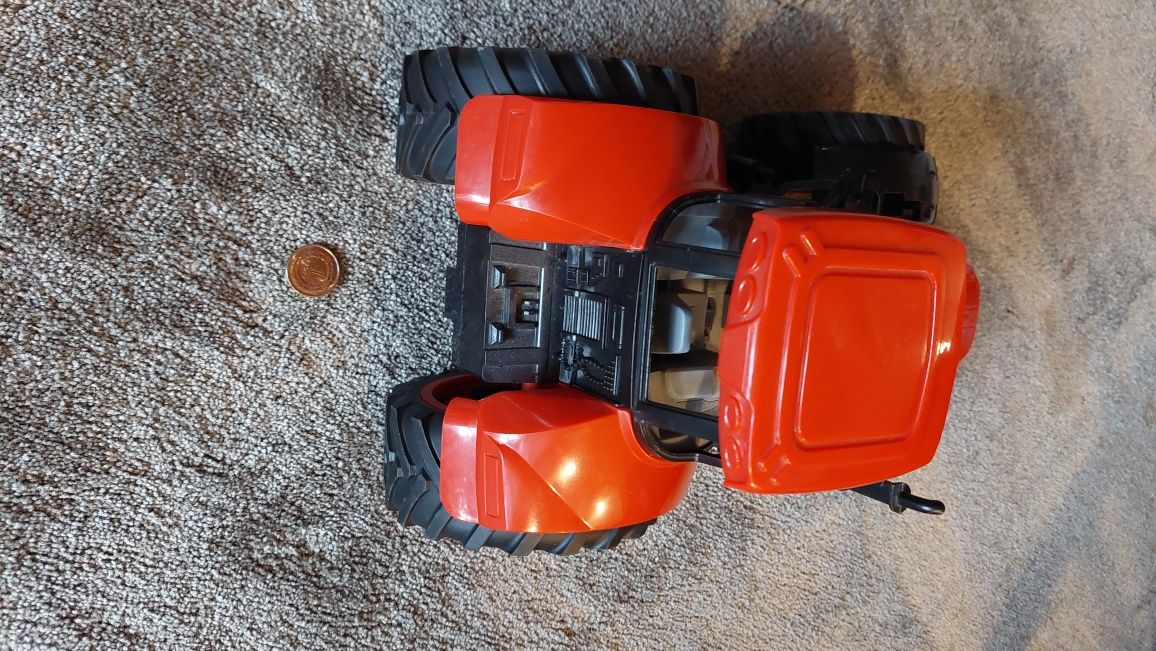 Traktor duży gumowe koła dźwięk światła napęd