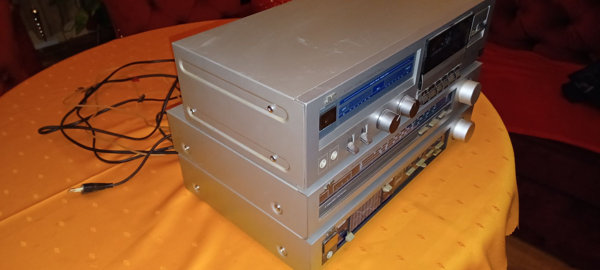 Wieza JVC z lat 80
