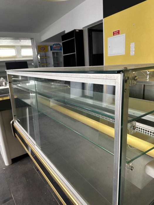 Vitrina Refrigerada de Pastelaria/Charcutaria - 85x150x120cm