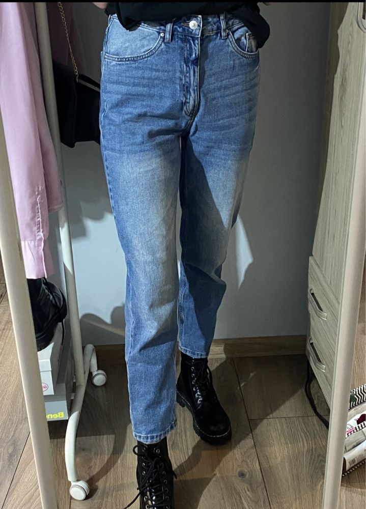Jeansy typu mom jeans niebieskie