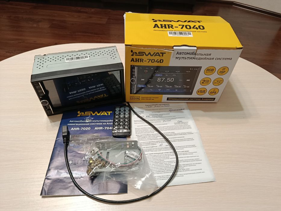Магнітола SWAT AHR-7040 сенсорна