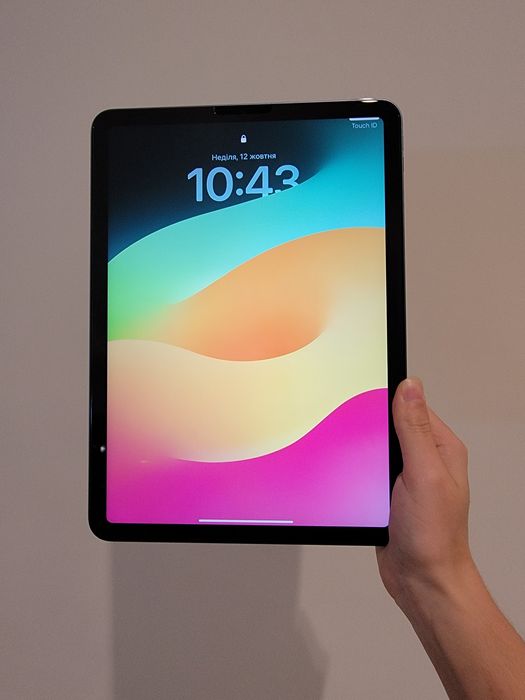 iPad Air 5th gen + 2 чохли у подарунок