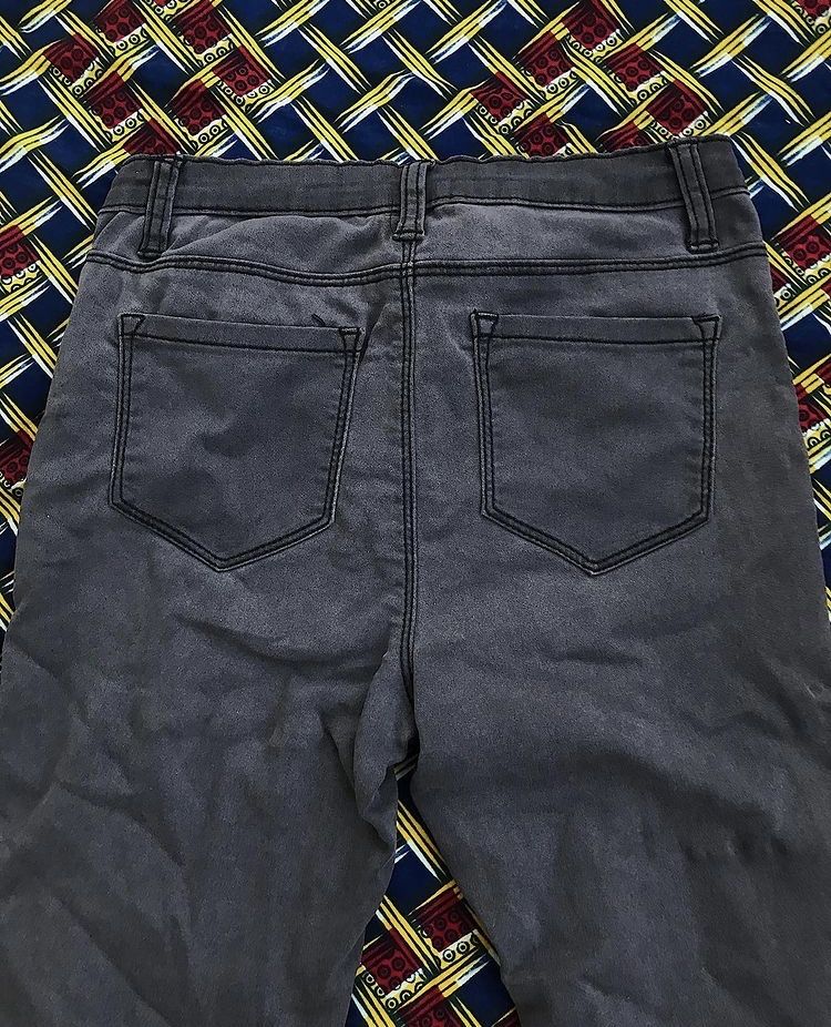 Calças Skinny Fit (Portes Incluídos)