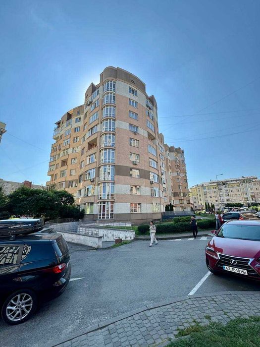 Продається елітна 3-кімнатна квартира в новобудові на Чорновола, 67