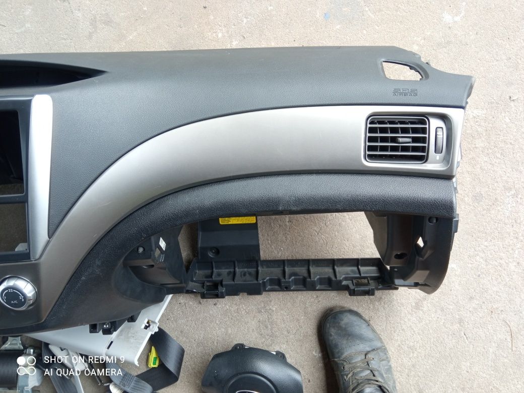 Deska rozdzielcza plus airbag Subaru Forester 3 2010