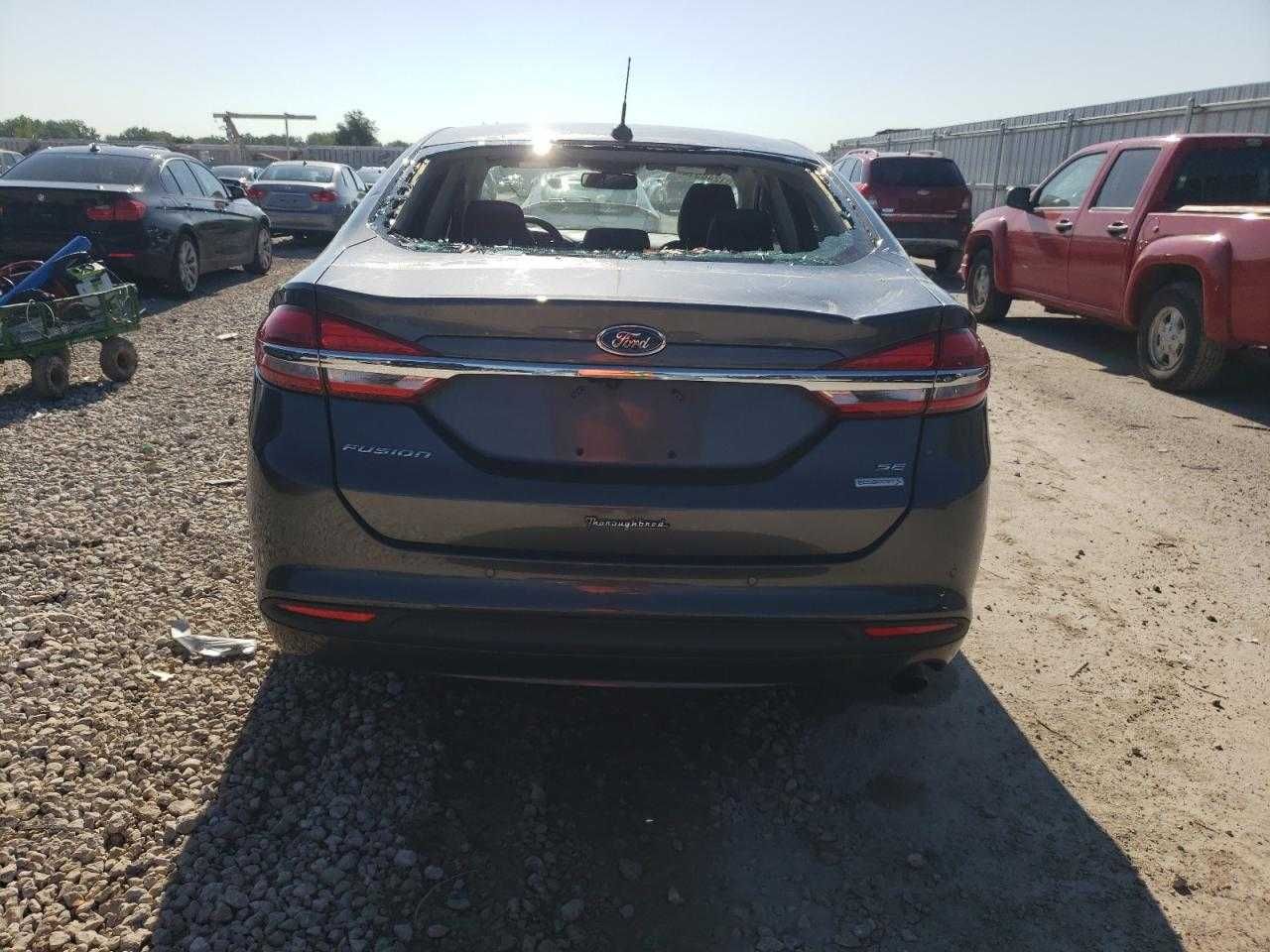 Ford Fusion SE 2018 - Потужний та економічний седан з США