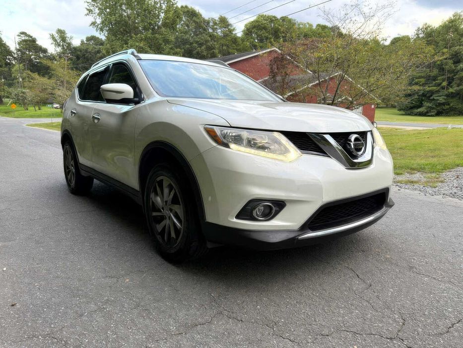 Nissan Rogue S      2015