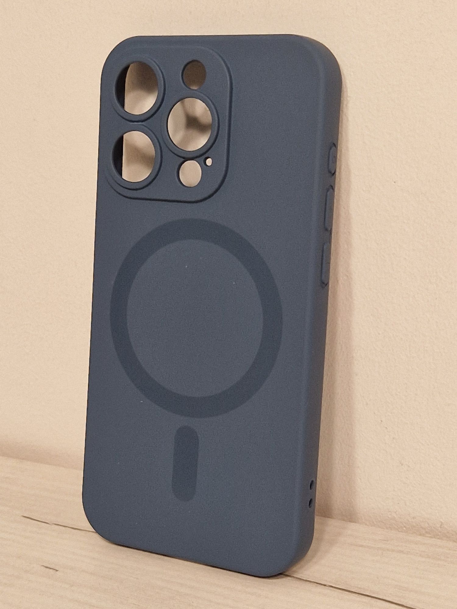 TEL PROTECT MagSilicone Case do Iphone 15 Pro Granatowy