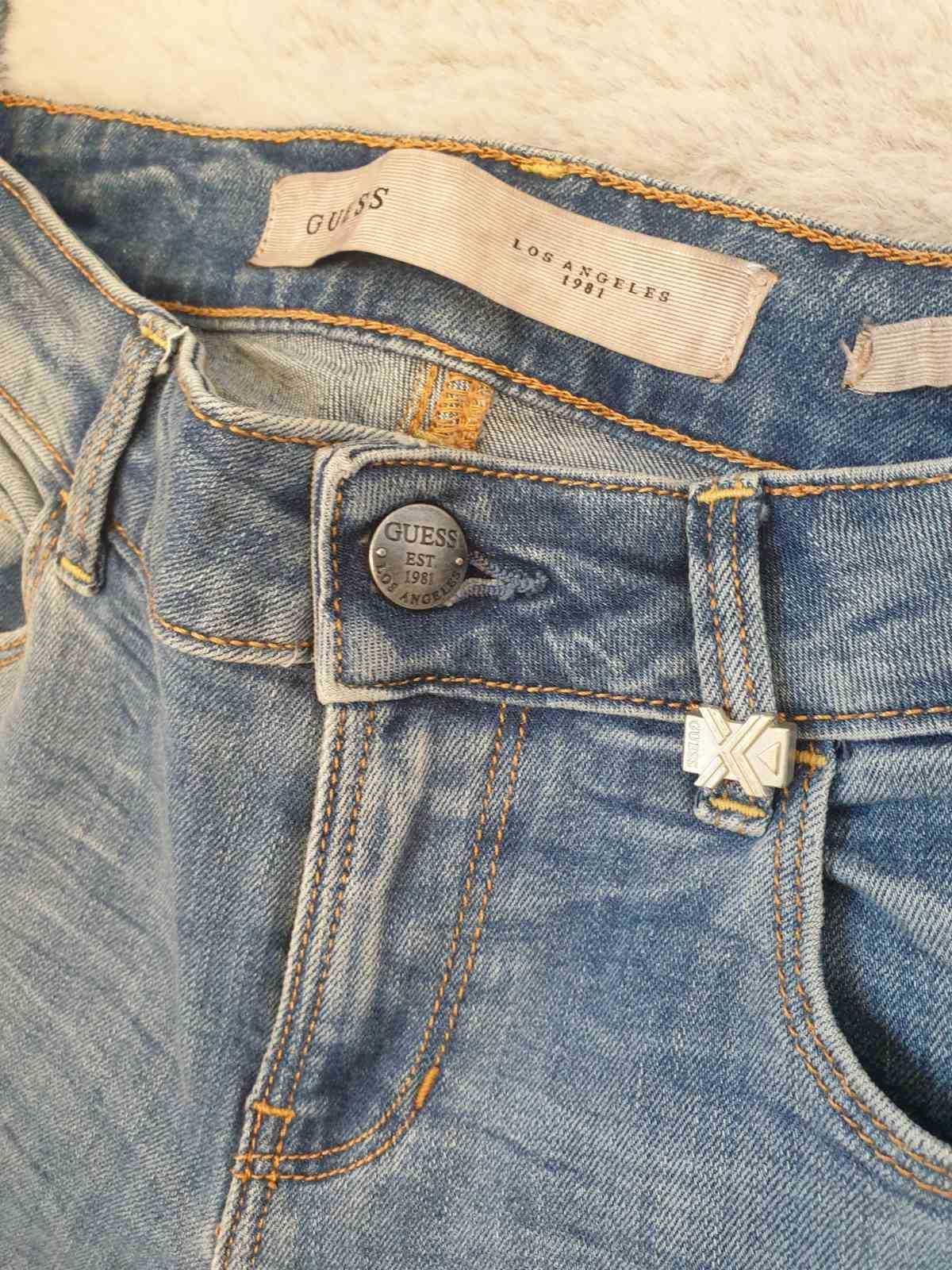 Spodnie jeansowe Guess Curvex. Stan idealny.Rozmiar 24=34