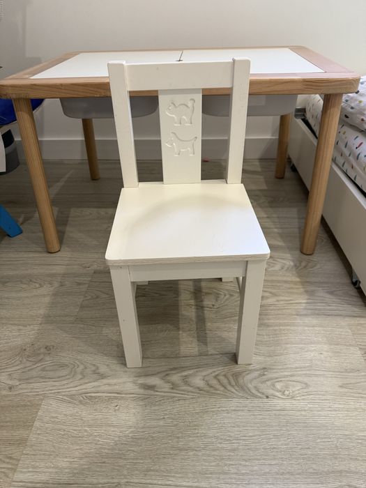 Mesa criança FLISAT Ikea c/ Cadeira