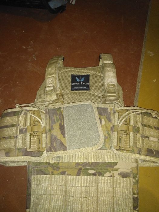 Продам плитоноски мультикам бес плит торг уместен