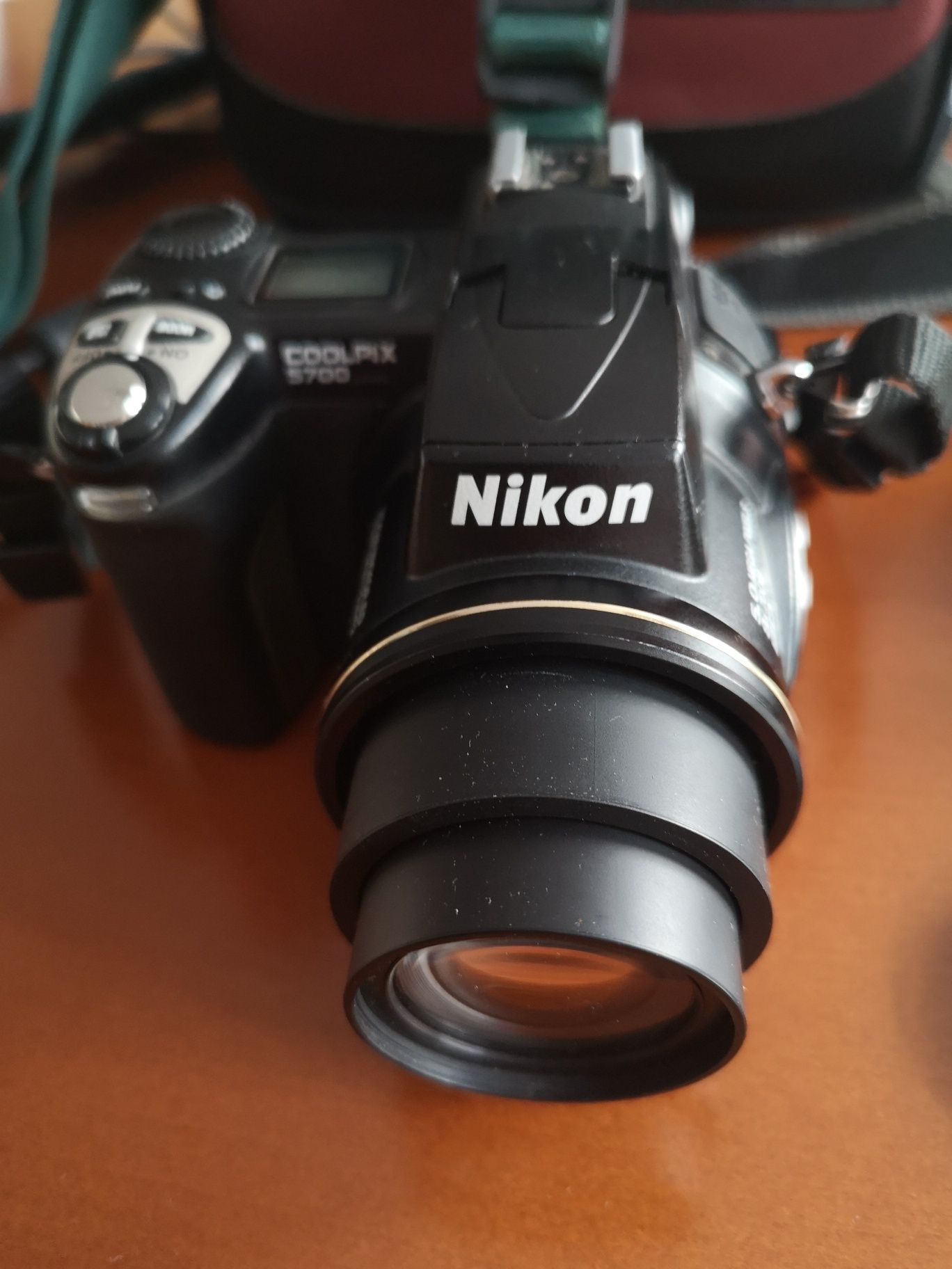 Nikon Coolpix 5700 sprawny.