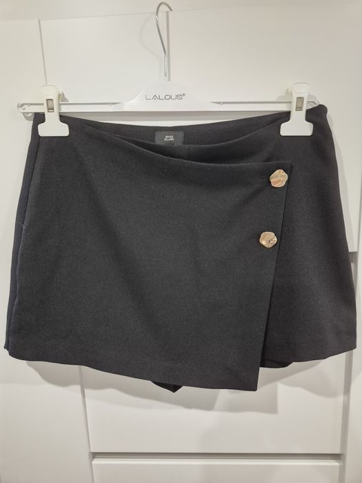Nowe bez metki czarne spodenko spodnica  River Island  M