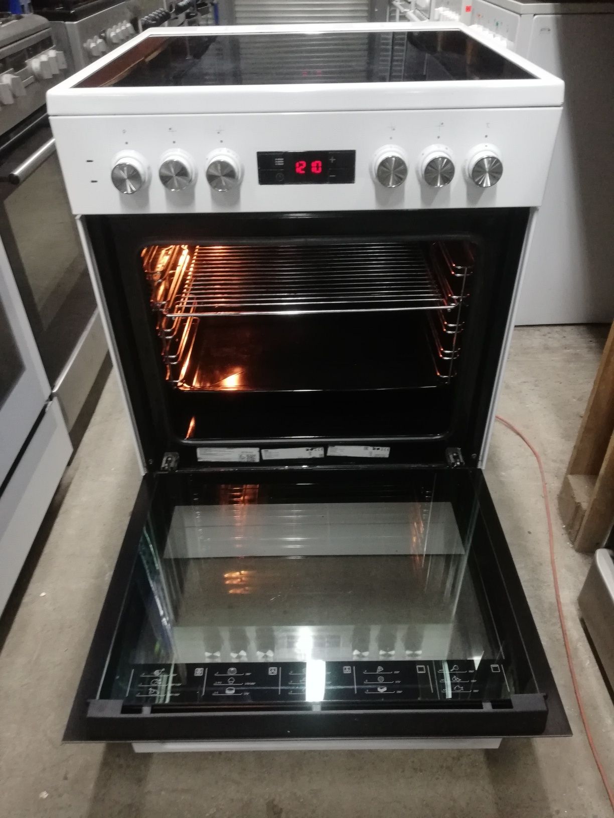 Kuchenka BEKO elektryczna 60cm |12msc |Dobry stan |Dowóz